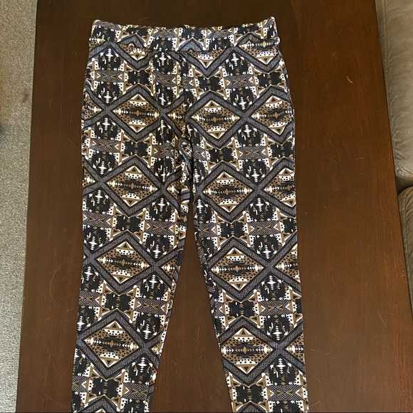 Maurices Print Legging - Picture 2 of 5